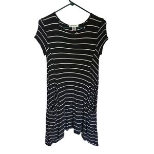 Trendyland Black White Striped Sharkbite‎ Tunic Top S Pocket Short Sleeve Rayon